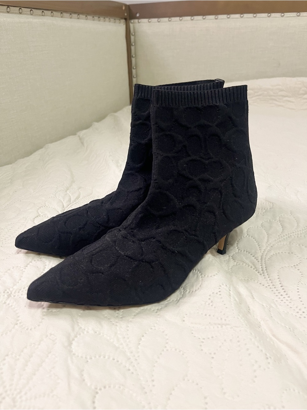 COACH Women's JADE
Knit Pointed Toe Mid Heel
Booties / 6